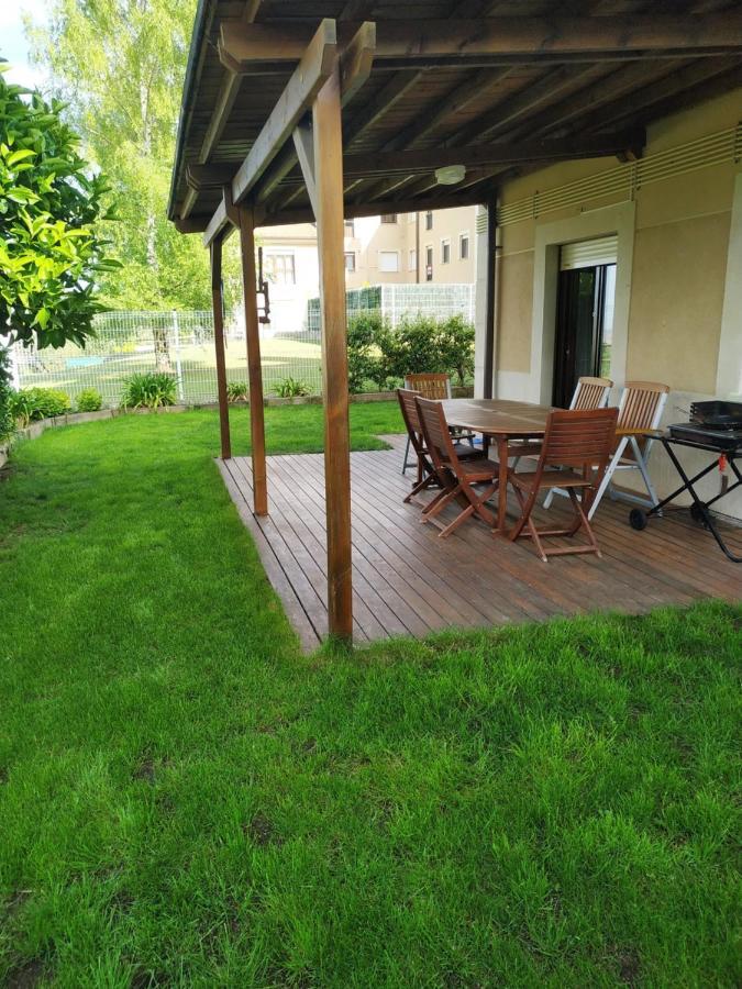 Apartamento Golf Con Jardin Sojuela Exteriör bild